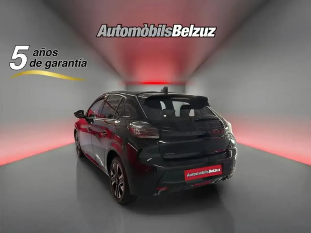 Usado Peugeot 208 Allure 102 CV (75 kW) 2025 Negro Utilitario