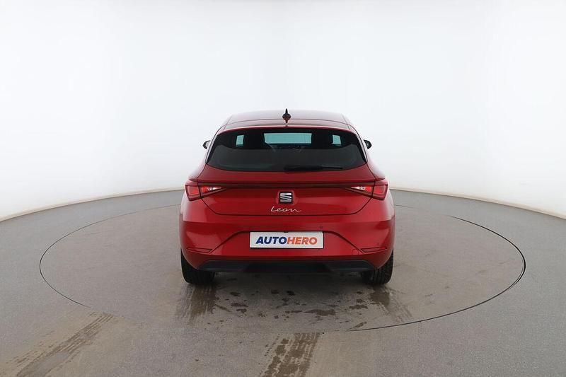 Usado Seat Leon XCELLENCE 131 CV (96 kW) 2020 Rojo Berlina