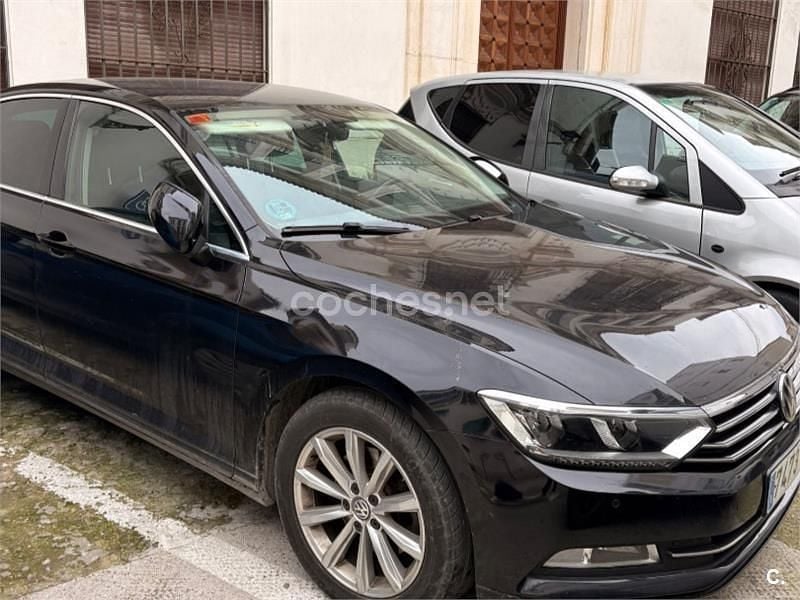 Negro Usado 2016 VW Passat Advance Berlina | 11.000 € (Precio justo) - Imagen 1/4