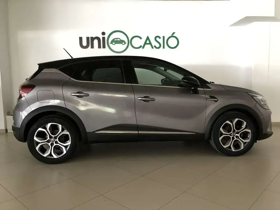 Usado Renault Captur Zen 131 CV (96 kW) 2020 Gris SUV