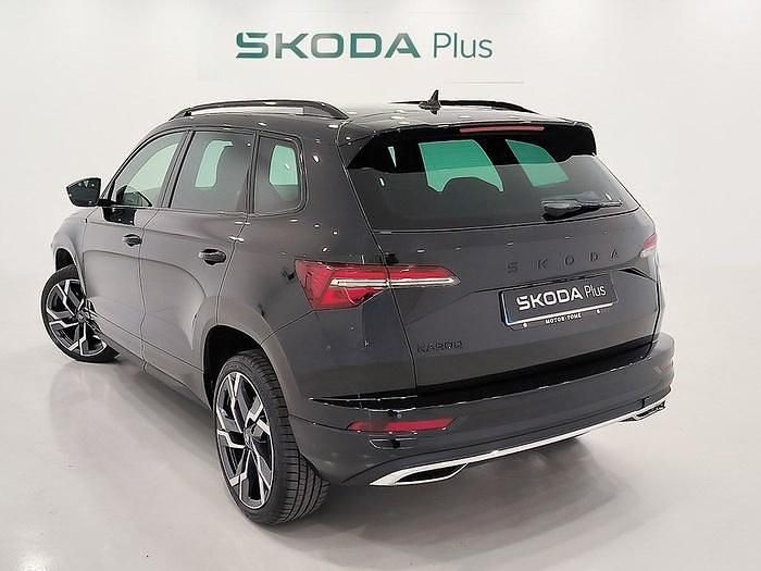 Usado Skoda Karoq SportLine 150 CV (110 kW) 2025 Negro SUV