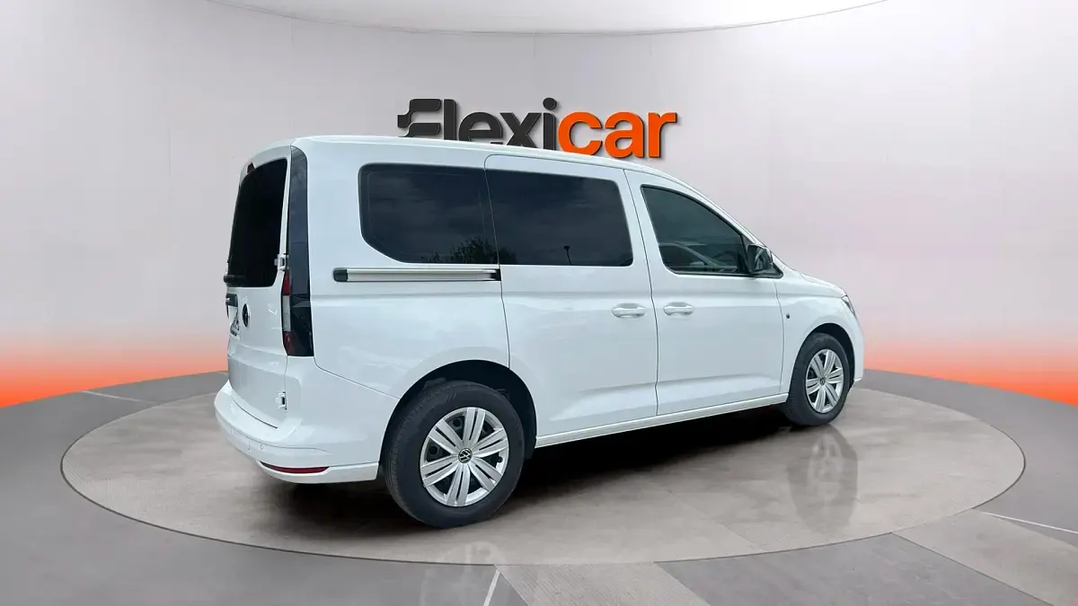 Usado VW Caddy 102 CV (75 kW) 2024 Blanco Monovolumen