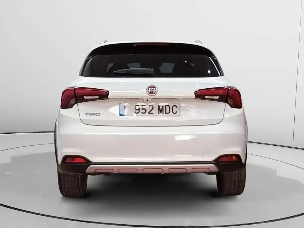 Usado Fiat Tipo Cross 99 CV (72 kW) 2022 Blanco Utilitario
