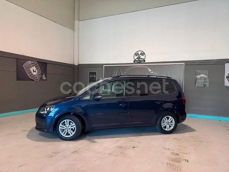 Usado VW Touran Advance 105 CV (77 kW) 2014 Azul Monovolumen