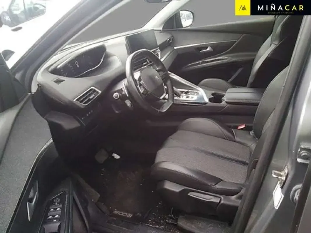 Usado Peugeot 5008 Allure 131 CV (96 kW) 2021 Gris SUV