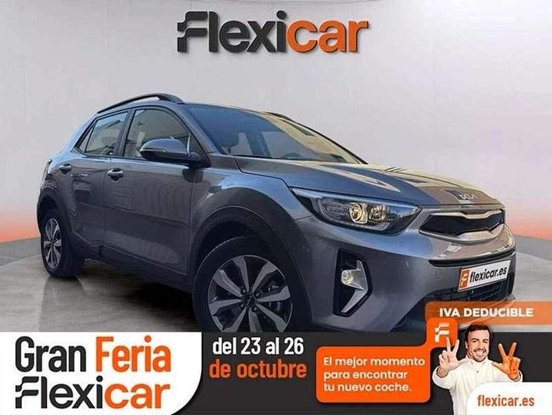 Gris Usado 2025 Kia Stonic SUV | 17.990 € (Precio justo) - Imagen 1/4