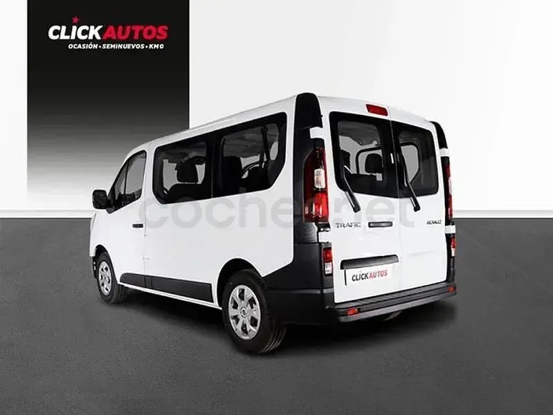 Usado Renault Trafic 110 CV (80 kW) 2023 Blanco Monovolumen
