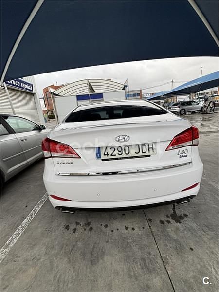 Usado Hyundai i40 115 CV (84 kW) 2015 Blanco Berlina