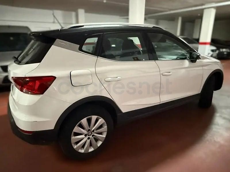 Usado Seat Arona Ecomotive 115 CV (84 kW) 2018 Blanco SUV
