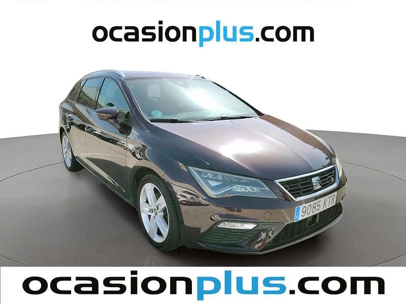 Usado Seat Leon FR 150 CV (110 kW) 2019 Violeta Monovolumen