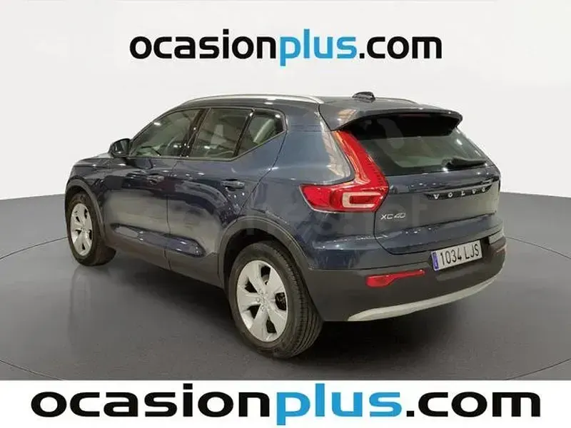 Usado Volvo XC40 Momentum 150 CV (110 kW) 2020 Azul SUV
