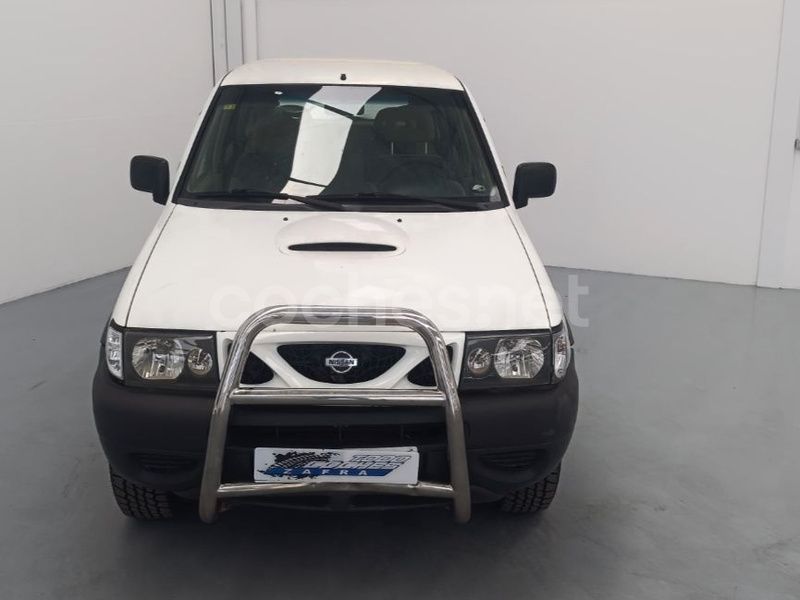 Blanco Usado 2001 Nissan Terrano Comfort SUV | 7900 € (Precio justo) - Imagen 1/4