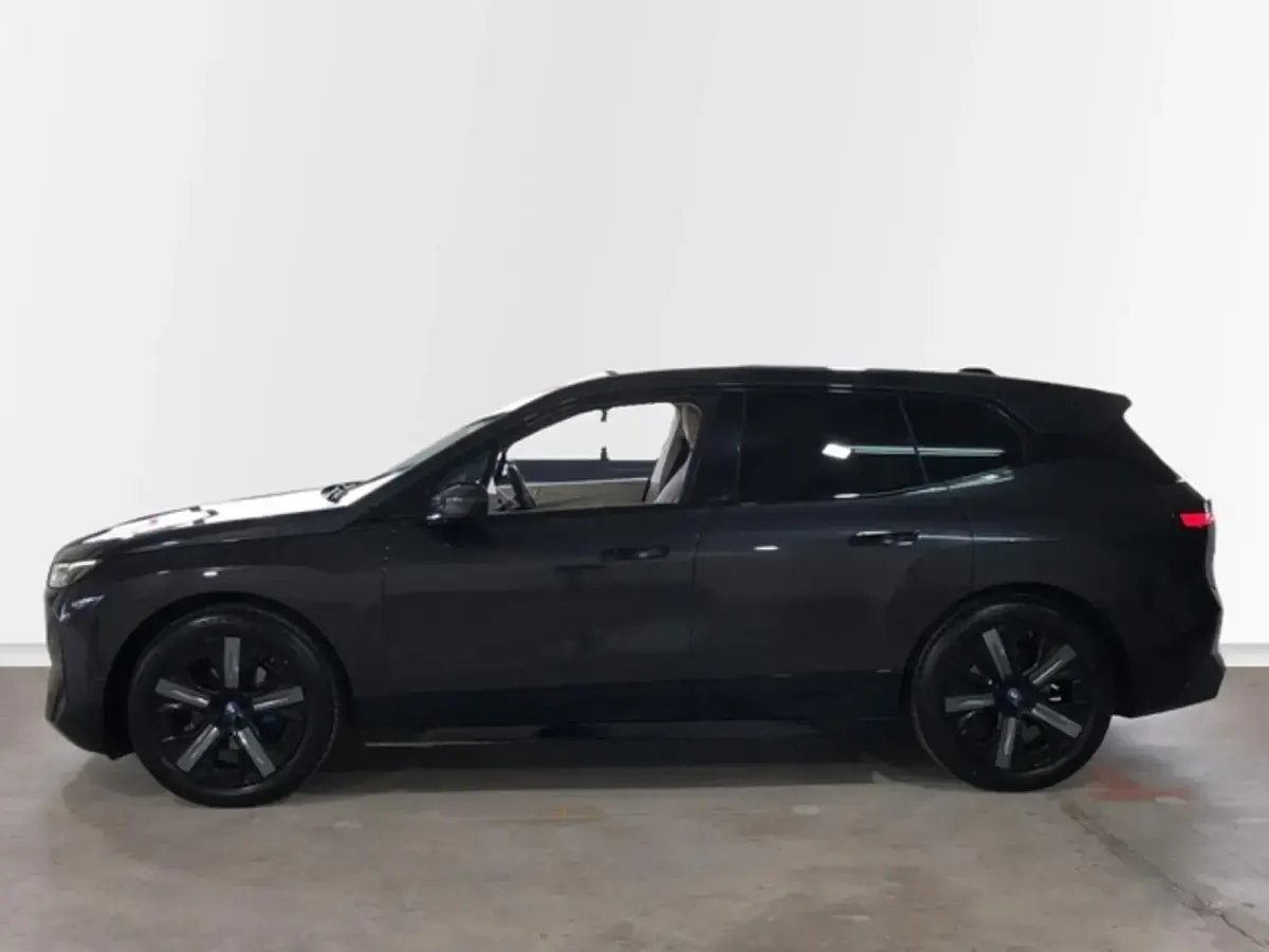 Usado BMW iX Comfort Edition 239 kW (326 CV) 2022 Gris SUV