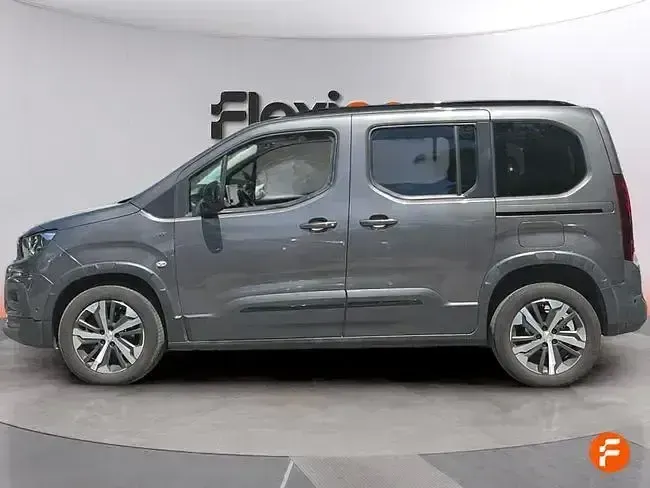 Usado Peugeot Rifter Allure 100 CV (73 kW) 2023 Gris Monovolumen