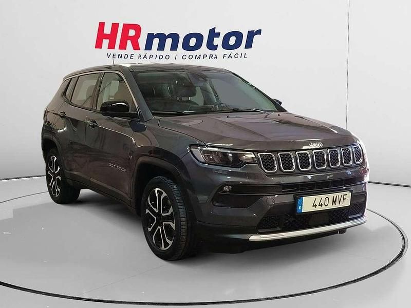 Gris Usado 2024 Jeep Compass Summit SUV | 28.510 € (Precio justo) - Imagen 1/4