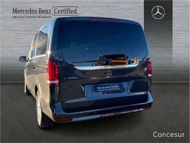 Usado Mercedes V300 Avantgarde 239 CV (175 kW) 2022 Negro Monovolumen
