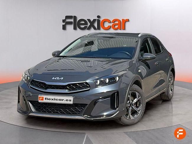 Usado Kia XCeed 100 CV (73 kW) 2024 Gris SUV