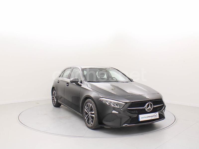 Negro Usado 2023 Mercedes A180 Berlina | 29.500 € (Precio justo) - Imagen 1/4