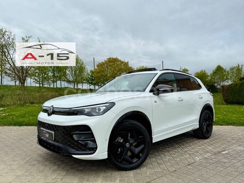 Blanco Nuevo 2025 VW Tiguan R-line SUV | 51.900 € - Imagen 1/4