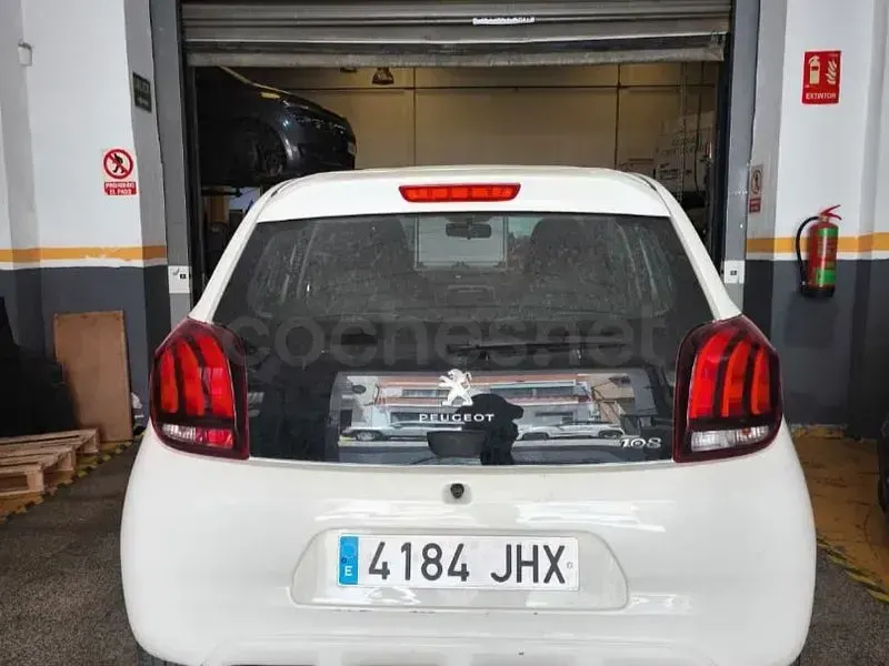 Usado Peugeot 108 69 CV (50 kW) 2015 Blanco Berlina
