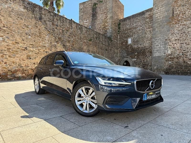 Usado Volvo V60 Momentum 197 CV (144 kW) 2021 Azul Familiar