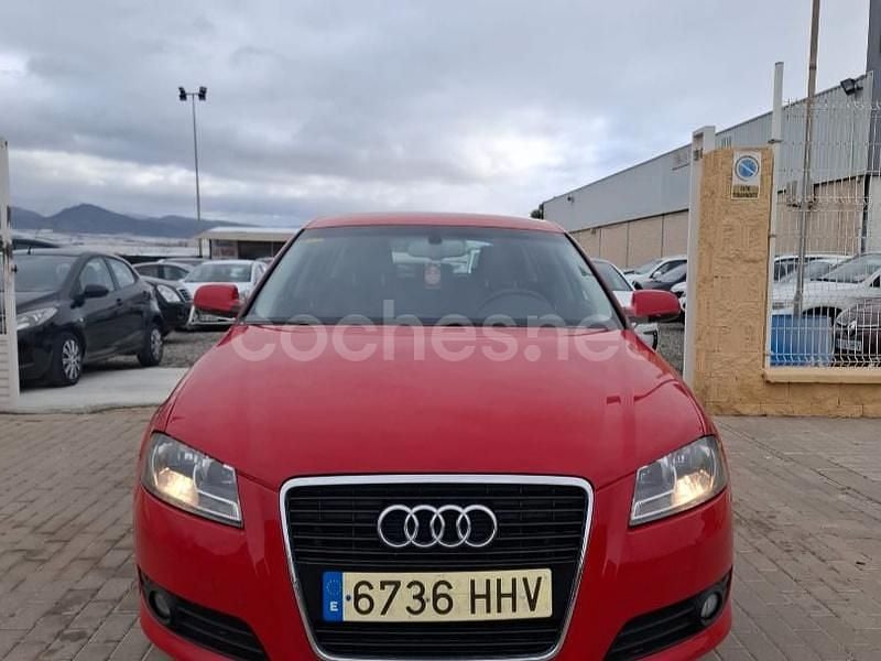 Usado Audi A3 Ambiente 140 CV (102 kW) 2012 Rojo Berlina