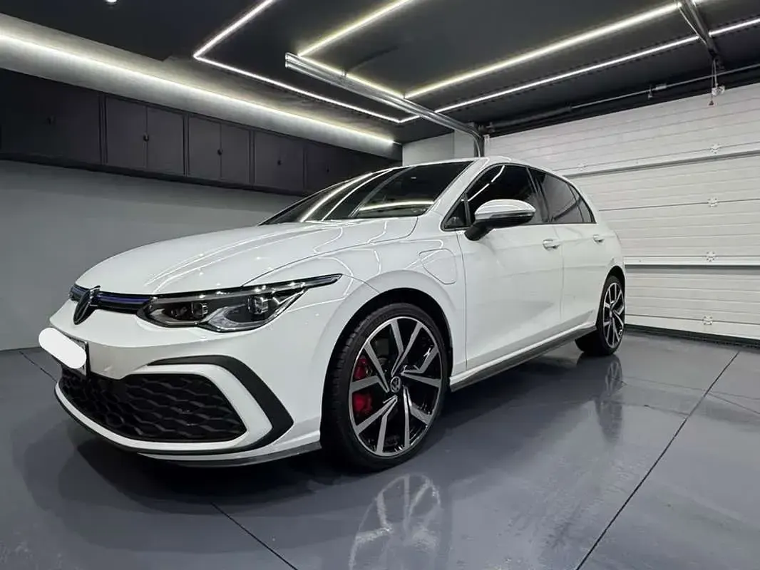 Usado VW Golf VIII GTE 245 CV (180 kW) 2022 Blanco Utilitario