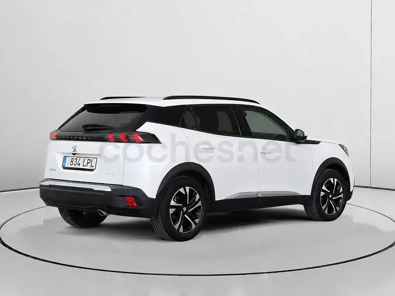Usado Peugeot 2008 Allure 110 CV (80 kW) 2021 Blanco SUV