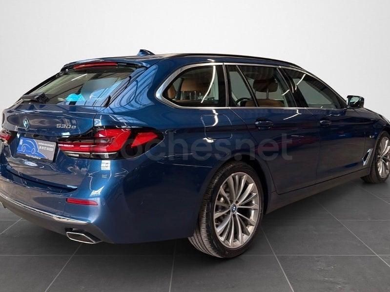 Usado BMW 530e 292 CV (214 kW) 2023 Azul Familiar