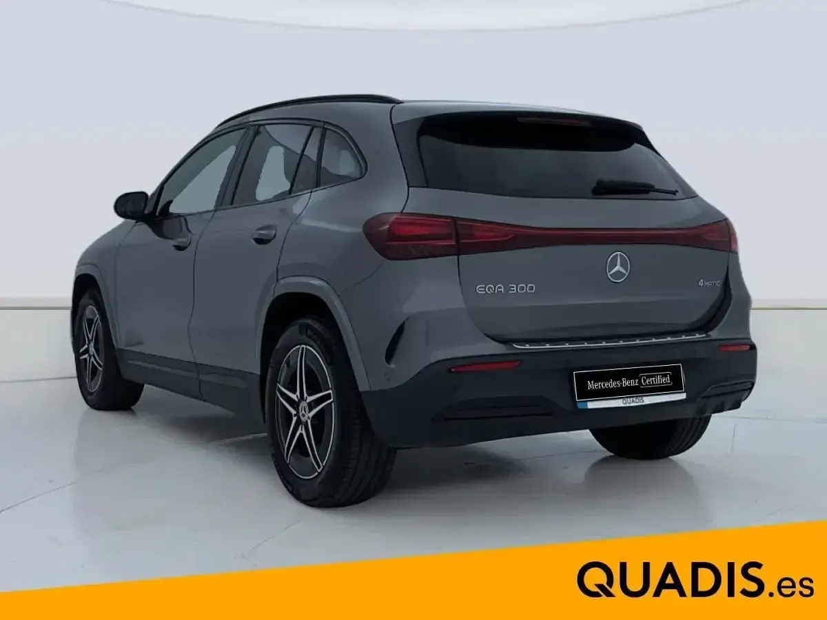 Usado Mercedes EQA300 167 kW (228 CV) 2025 Gris SUV