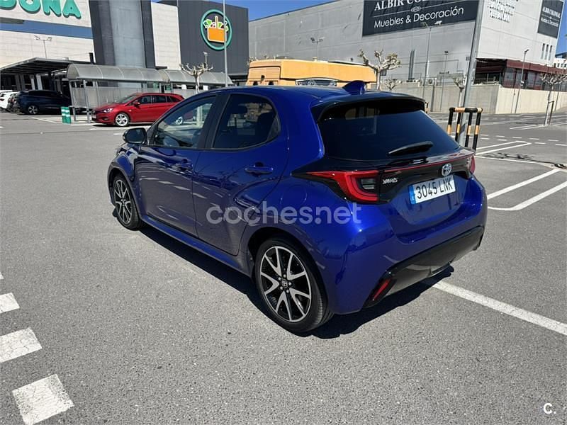 Usado Toyota Yaris Hybrid Plus 116 CV (85 kW) 2021 Azul Berlina