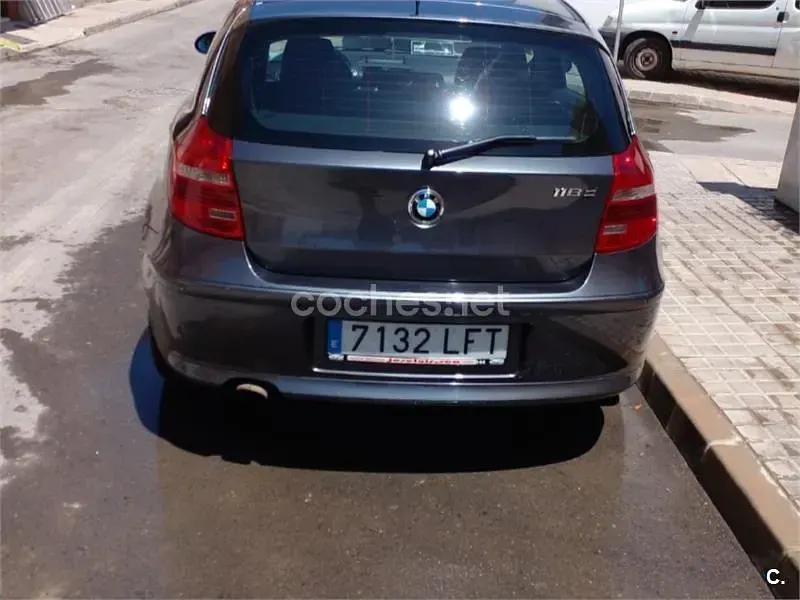 Usado BMW 118 122 CV (89 kW) 2008 Gris / plata Utilitario