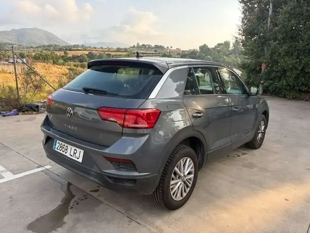 Usado VW T-Roc Edition 116 CV (85 kW) 2021 Gris SUV