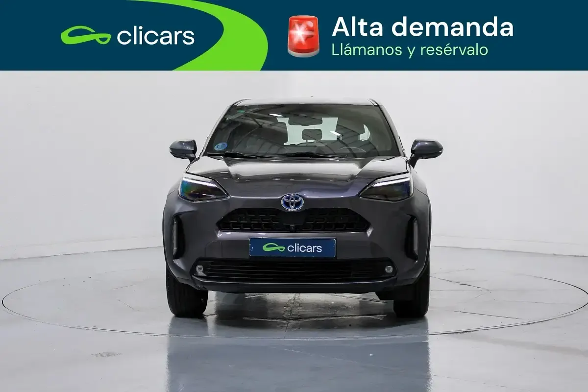 Usado Toyota Yaris Cross Style 116 CV (85 kW) 2022 Gris / plata SUV
