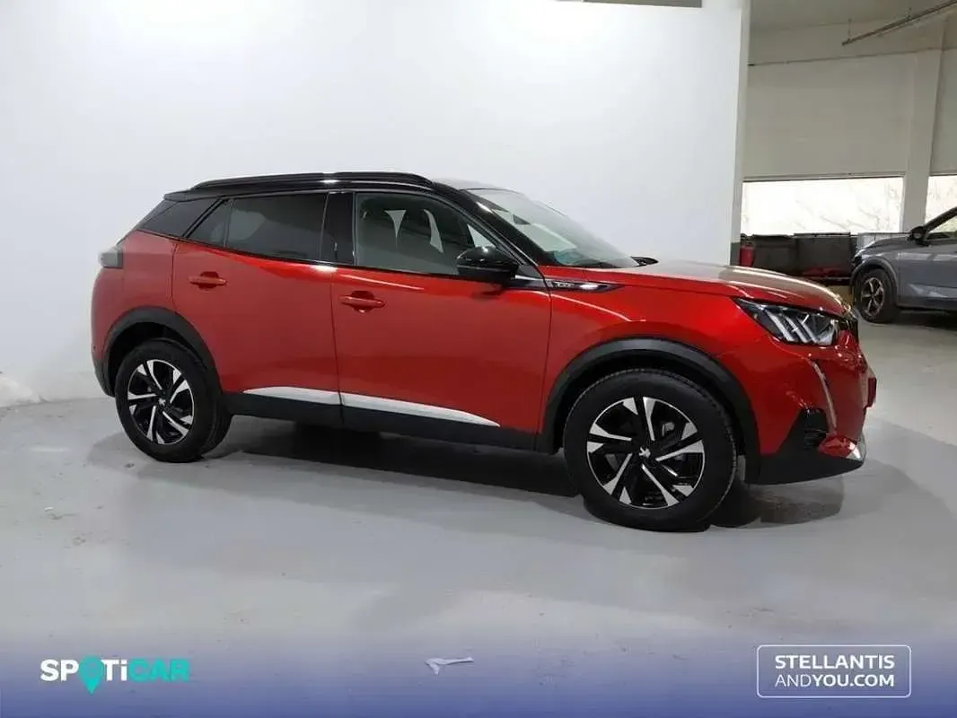Usado Peugeot 2008 GTi 131 CV (96 kW) 2022 Rojo SUV