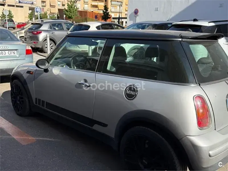 Usado Mini Cooper 115 CV (84 kW) 2003 Gris / plata Utilitario