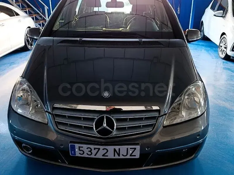 Begagnad Mercedes A180 Avantgarde 109 HK (80 kW) 2010 Beige Minibuss