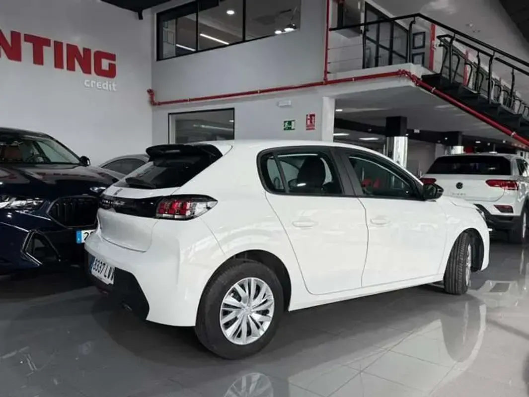 Usado Peugeot 208 Active 102 CV (75 kW) 2022 Blanco Utilitario