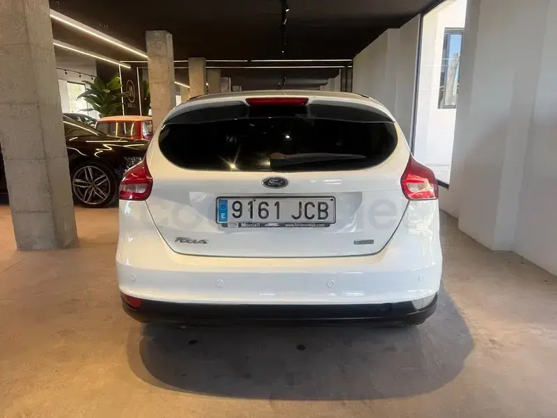 Usado Ford Focus Titanium 125 CV (91 kW) 2015 Blanco Berlina