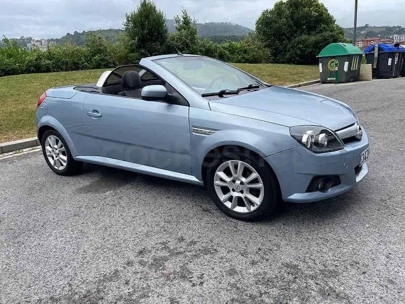 Usado Opel Tigra Sport 90 CV (66 kW) 2005 Azul Descapotable
