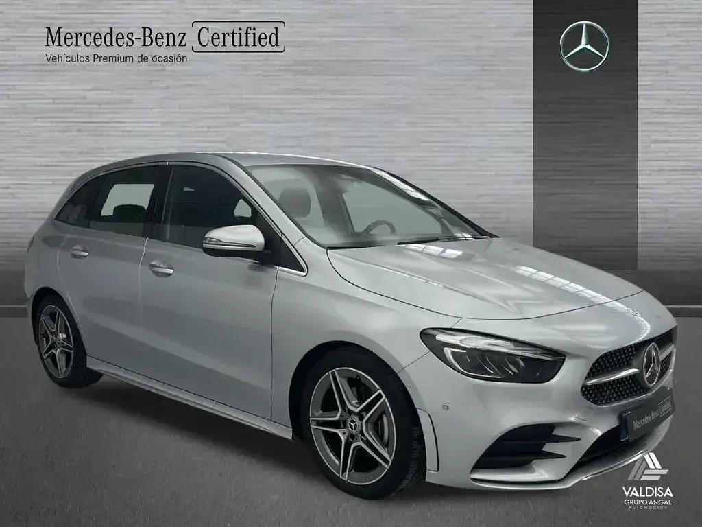 Usado Mercedes B200 AMG line 150 CV (110 kW) 2024 Plata hightech Utilitario