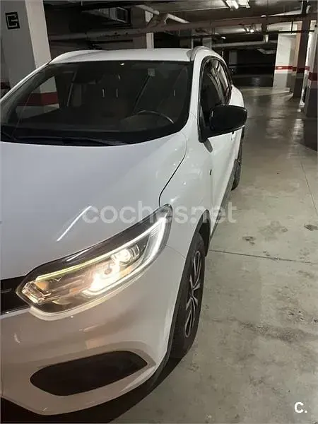 Usado Renault Kadjar LIMITED 140 CV (102 kW) 2021 Blanco SUV