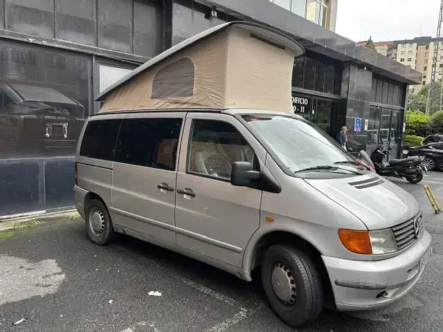 Usado Mercedes Vito Marco Polo 110 CV (80 kW) 1998 Plateado Van