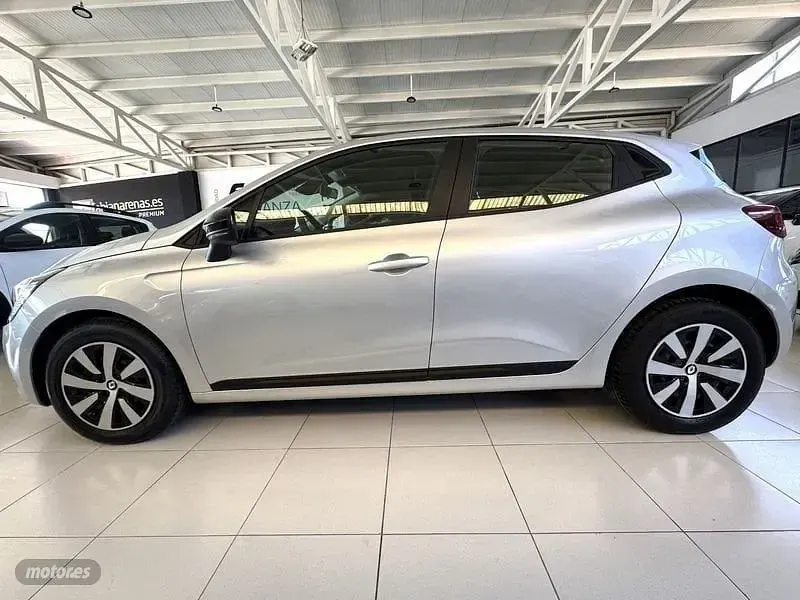 Usado Renault Clio Equilibre 90 CV (66 kW) 2023 Gris Utilitario