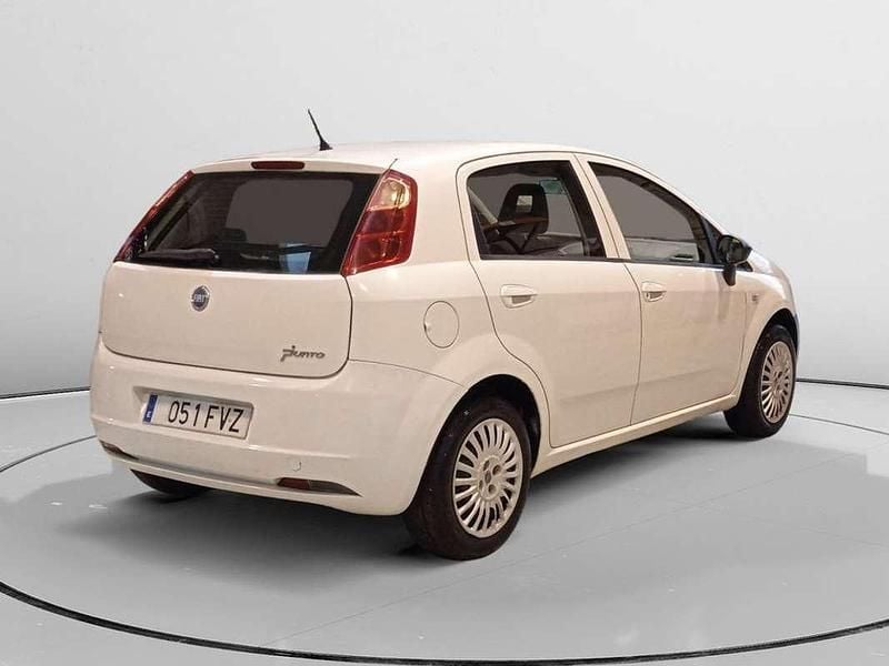 Usado Fiat Punto Dynamic 70 CV (51 kW) 2007 Blanco Utilitario