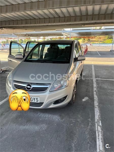 Beige Usado 2010 Opel Zafira Essentia Monovolumen | 3599 € (Precio justo) - Imagen 1/4