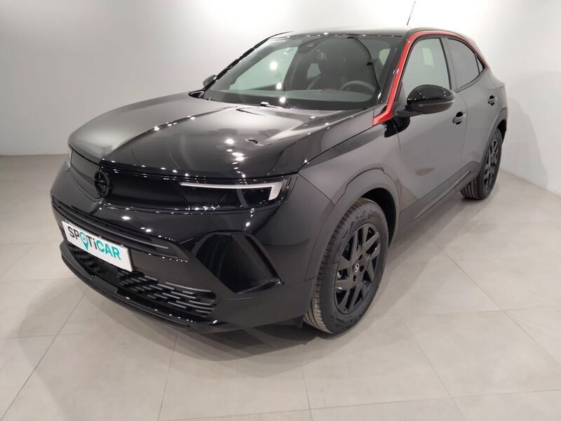 Negro Usado 2023 Opel Mokka-e GSe SUV | 31.936 € - Imagen 1/4