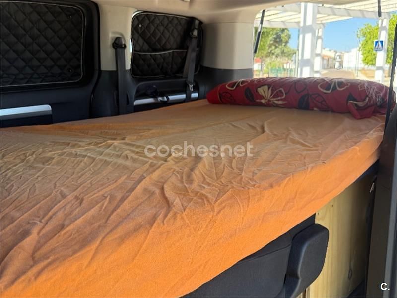 Usado Peugeot Traveller Active 150 CV (110 kW) 2017 Gris / plata Monovolumen