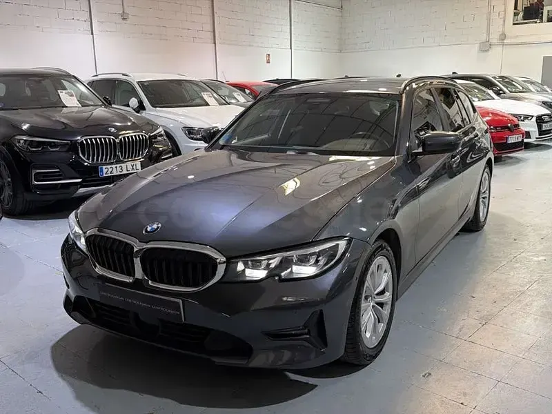 Usado BMW 320 190 CV (139 kW) 2021 Gris / plata Familiar