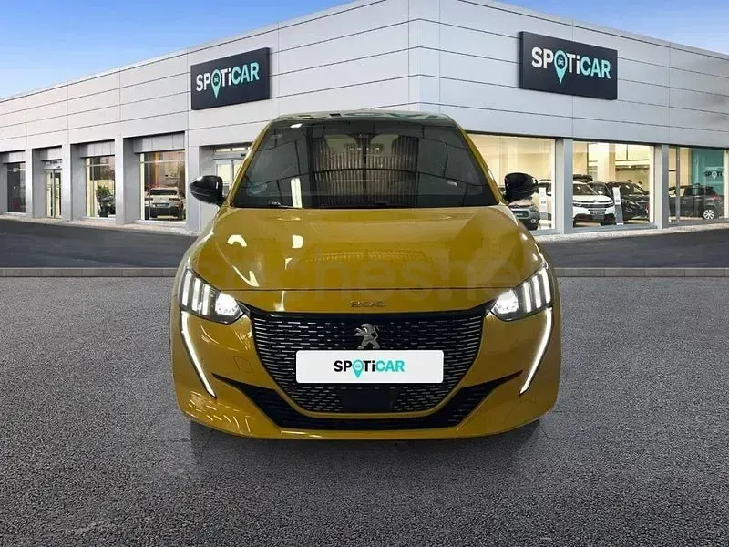 Usado Peugeot 208 GT 101 CV (74 kW) 2021 Amarillo Utilitario